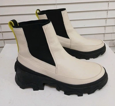 Sorel  USA Women Sz 9 Brex Waterproof  Ivory Soft Leather Boots  Worn Once. - Image 1 of 4