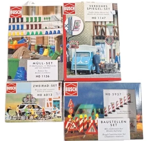 4x BUSCH Konvolut 1:87 Verkehrszeichen Baustelle Müll Fahrräder Zubehörteile - Picture 1 of 2