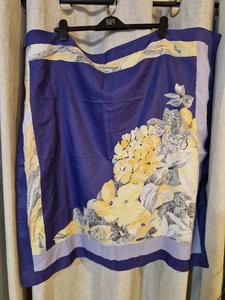 Vintage Norma Dori Head Or Neck Scarf With Floral Pattern - Picture 1 of 4