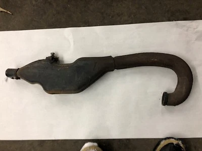 Tubo de escape 75/76 kawasaki kt-250, 18001-152-21 Foto 1 de 4