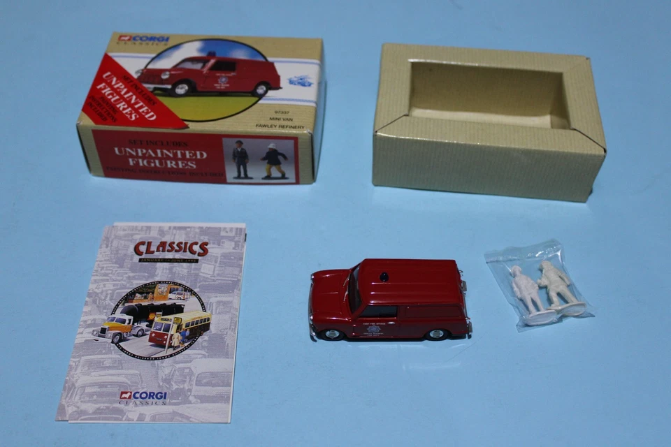 CORGI BEDFORD MINI VAN FAWLEY REFINERY NUOVO/NEW + BOX - Immagine 1 di 1