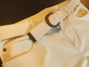 NWOT Jones New York Sport Stretch Capris Matching Belt Women Size 10 Ivory 33x15 - Picture 1 of 12