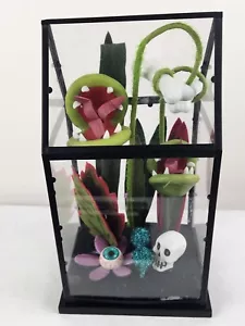 Little Shop OF Horrors Display Diorama Bones Skull Plants Eye - Picture 1 of 17