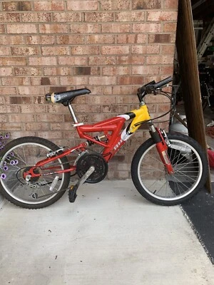 Bicicleta de montaña Rhino de 18 velocidades Foto 1 de 4