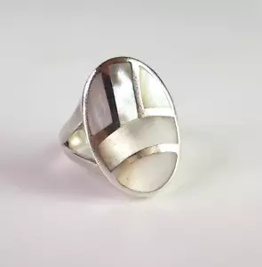 Retro Mother of Pearl Inlay Ring Sterling Silver Mid Century Size N 925 Oval - Picture 1 of 16