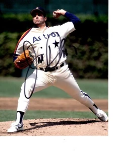 HOUSTON ASTROS JIM DESHAIES SIGNED PITCHING 8X10 - Picture 1 of 1