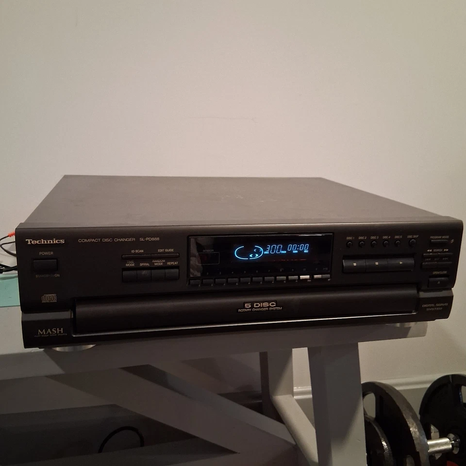 Technics SL-PD888 MASH 5 Disc Rotary Changer System Compact Disc Player NO REMOT - Image 1 of 4