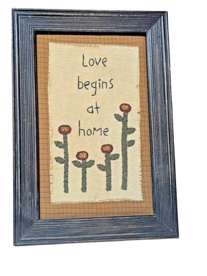Marco de costura Country Primitive "El amor comienza en casa" montaje en pared 8 x 11 Foto 1 de 4