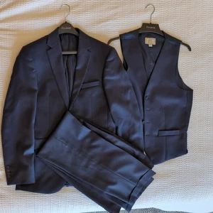 Jos A Bank 38L 32x30 Navy Blue 100% Wool Mens Suit + Pants + Vest - Picture 1 of 16