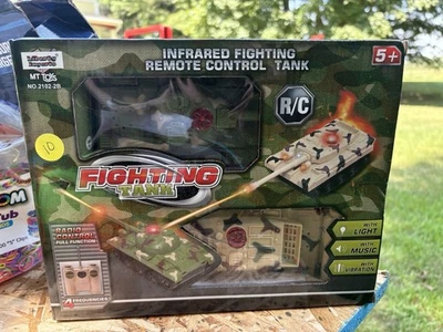 RC Tank Battle 2 Fighting Tanks MT Toys Light Vibration Remote Tiger / T34 Used - Image 1 of 2