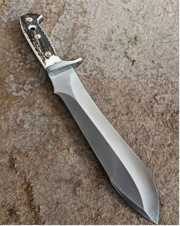 Bowie de supervivencia al aire libre con cuerno de ciervo de caza de acero D2 hecho a mano personalizado Foto 1 de 3