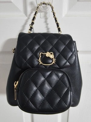 Mochila pequeña negra con licencia de Hello Kitty, cuero PU suave detalles dorados Foto 1 de 4