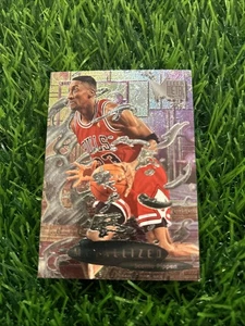 1996-97 Fleer Metal - Metallized Scottie Pippen #229 Chicago Bulls B16 - Picture 1 of 2
