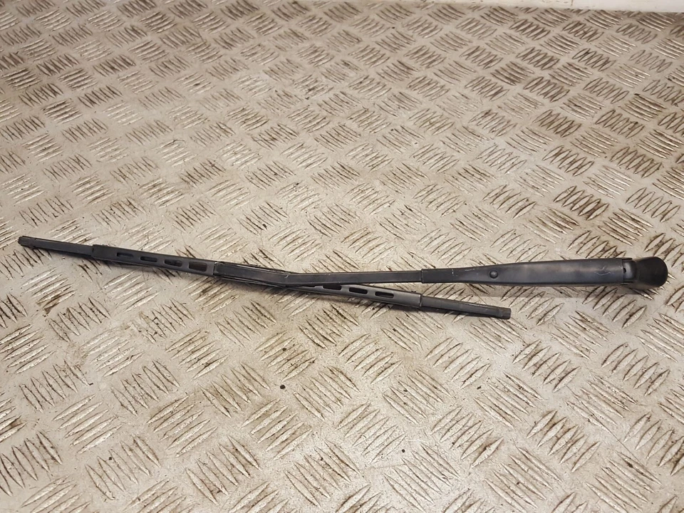 2009 TOYOTA PRIUS 5 DOOR HATCHBACK REAR WIPER ARM - Image 1 of 2