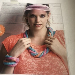 Go-Go Glamour, Knitting pattern for Necklace & Bracelet by Susanne Frank - Picture 1 of 2