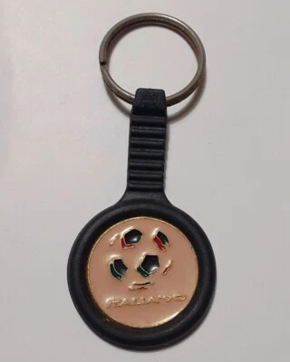 Vecchio Portachiavi CALCIO FOOTBALL WORLD CUP ITALIA '90 BERTONI (old keyring) - Immagine 1 di 3