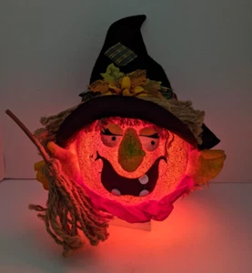 Halloween 14" Leuchtende Kürbis Hexe mit Hut und Besen Innendeko - Bild 1 von 14