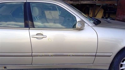 Passenger Front Door 210 Type Station  Fits 96-03 MERCEDES E-CLASS 79225 Foto 1 de 4