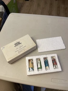 Juego de 4 figuras Department 56 Heritage Village Collection CITY PEOPLE #5967-6 - Imagen 1 de 8