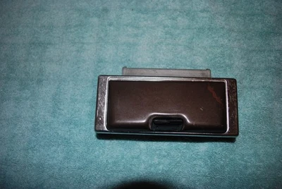 Cenicero completo asiento trasero Mercury 1951 para los modelos de 4 puertas. Foto 1 de 4