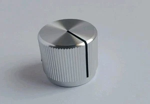 Perilla de control de aluminio 1/4" eje 3/4" diámetro plata con línea indicadora - Imagen 1 de 10