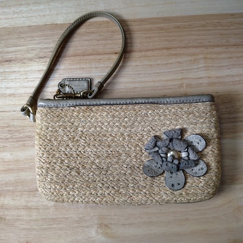 Charm Coach beige e oro paglia e pelle floreale da polso chiusura zip etichetta