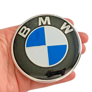 BMW Front Emblem 82mm Badge Logo for Hood F22/F3X/F8X & Trunk U10 X2 - Bild 1 von 2