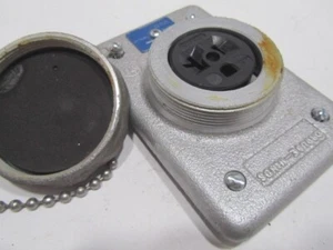 Cooper Crouse Hinds DS222 Receptacle 20 Amp - Picture 1 of 8