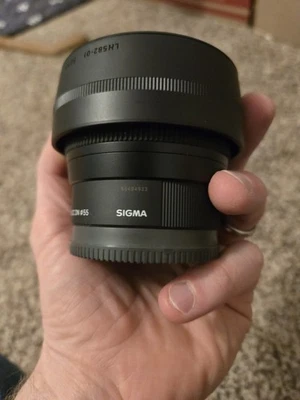  Lente contemporánea Sigma 56 mm f/1,4 DC DN para Sony E Foto 1 de 4
