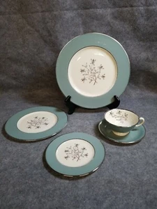 Kingsley by Lenox 5 Piece Place Setting - Picture 1 of 8
