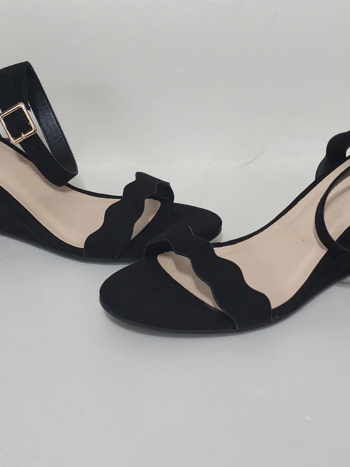 Женские сандалии Journee Collection Loucia на танкетке размер 8 черные - Изображение 1 из 4