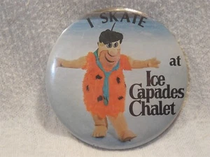 Picapiedra 1980 Ice Capades Chalet 3" Fred Picapiedra Metal Pin-Back Botón - Imagen 1 de 2