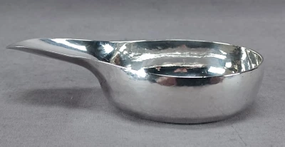 John Boutet Plymouth Provincial Británico Plata Esterlina Pap Boat Circa 1740 Foto 1 de 4