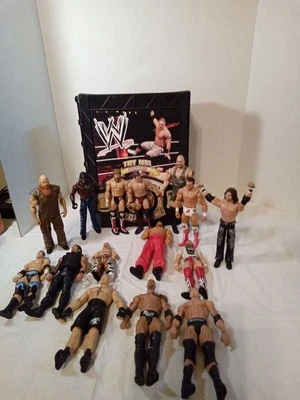 15 figuras de acción de la WWE incluida la caja Foto 1 de 4
