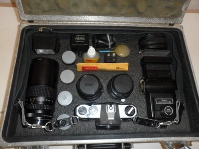 Vintage ASAHI PENTAX K1000 SLR 35mm Film Camera & 5 Lenses w/Hard case - Image 1 of 4