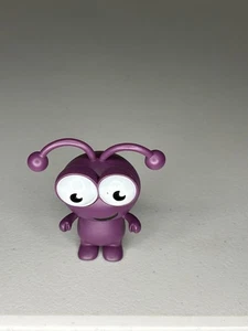 CRICUT CUTIE CONCORD  COLLECTIBLE FIGURE - Picture 1 of 2