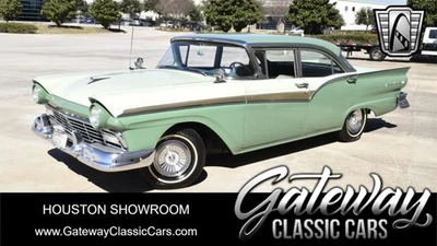 Ford Fairlane 500 1957 Foto 1 de 4