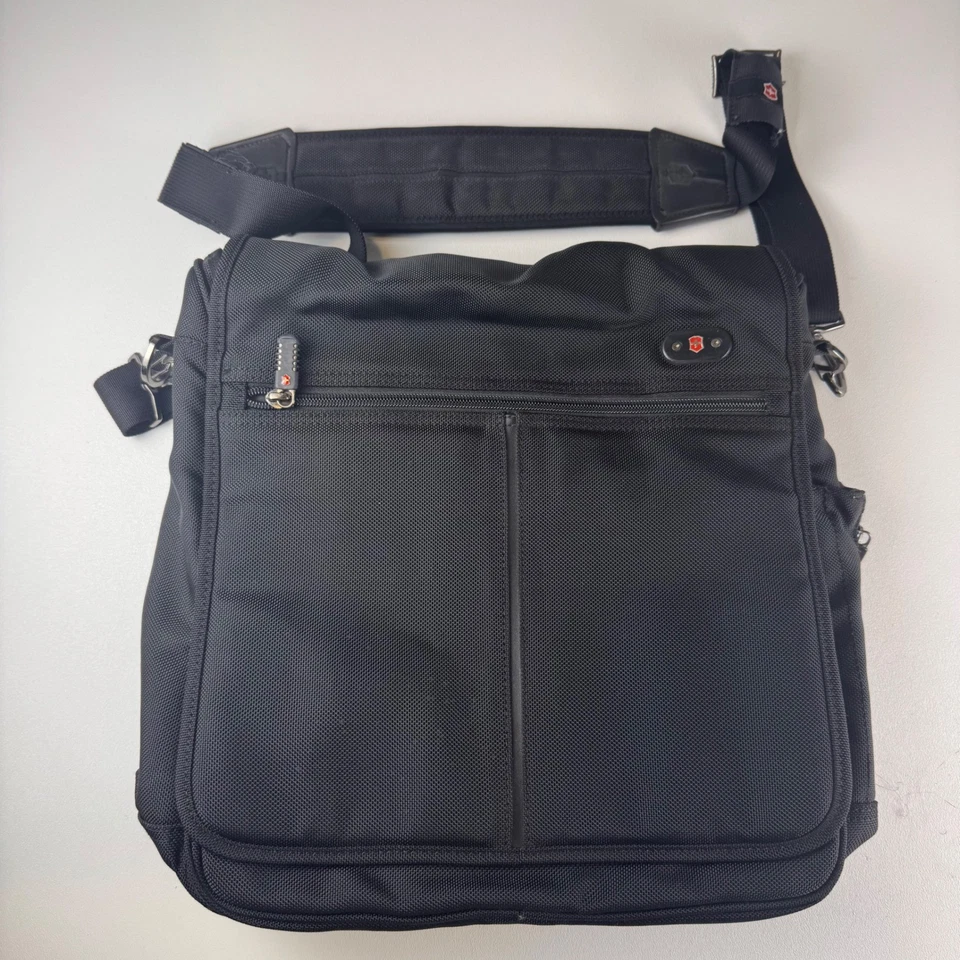 Victorinox Negro Nylon Bolso Mensajero Bandolera Correa Ajustable Laptop Tablet Foto 1 de 4