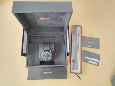 TUDOR Heritage Black Bay 79210CNU Hombre N#137912 con dos muñequeras extra y caja Foto 1 de 4