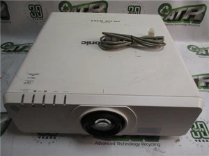 Panasonic PT-DW750 WXGA Projector Dual Lamp 2227 Hours Power Cord Included - Picture 1 of 7