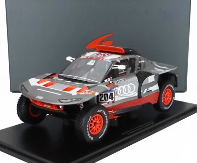 Spark AUDI Q E-TRON RS RALLY DAKAR 2023 PETERHANSEL/BOULANGER w/Showcase 1/18 - Image 1 of 4
