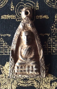 PLAQUE VOTIVE BOUDDHA BONZE VENERABLE TALISMAN ESPRIT amulette Thaïlande br48 - Picture 1 of 8