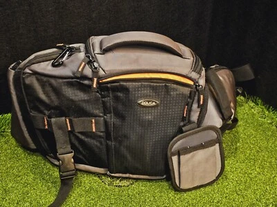 Dolica SB-015BK Sling Backpack for DSLR (Black/Gray) - Image 1 of 3