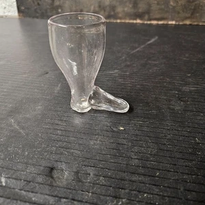 Antigua bota victoriana soplada a mano de vidrio caliente - Imagen 1 de 5