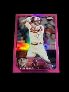 2023 Topps Chrome - Mike Trout #27 rifrattore rosa - Foto 1 di 2