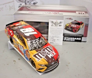 2021 Kyle Busch M&M's Mix 1/24 Action NASCAR Diecast Autographed - Picture 1 of 2
