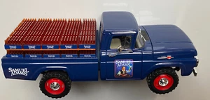 Road Signature 92318 - 59 Ford F-250 - Samuel Adams - 1:18 - mai usato - Foto 1 di 8