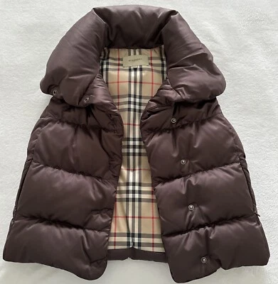 Chaleco acolchado Burberry para mujer marrón chocolate satinado poliéster talla grande usado en excelente estado Foto 1 de 4