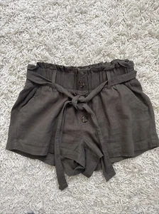 American Original Rewash Shorts Sz M Olive Green Linen Blend Faux Buttons Ruffle - Picture 1 of 5