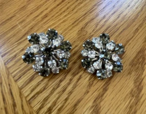Large Clip On Earrings Vtg Smokey Gray Green & Clear Rhinestones Starburst Rivet - Picture 1 of 4